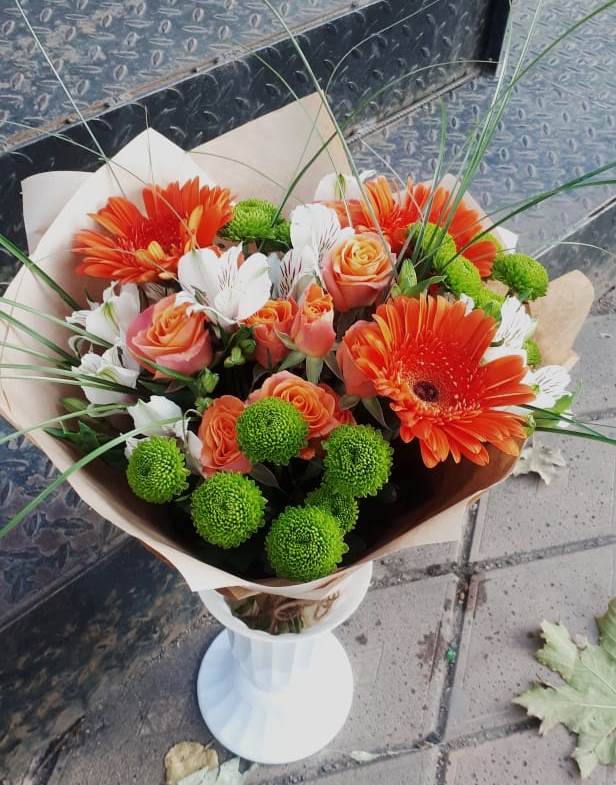 Букет цветов из: Герберы, Хризантемы, Альстромерии и Розы в Залимане