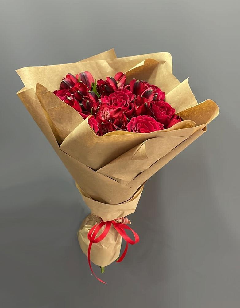 Букет цветов из: Альстромерии и Розы в Залимане