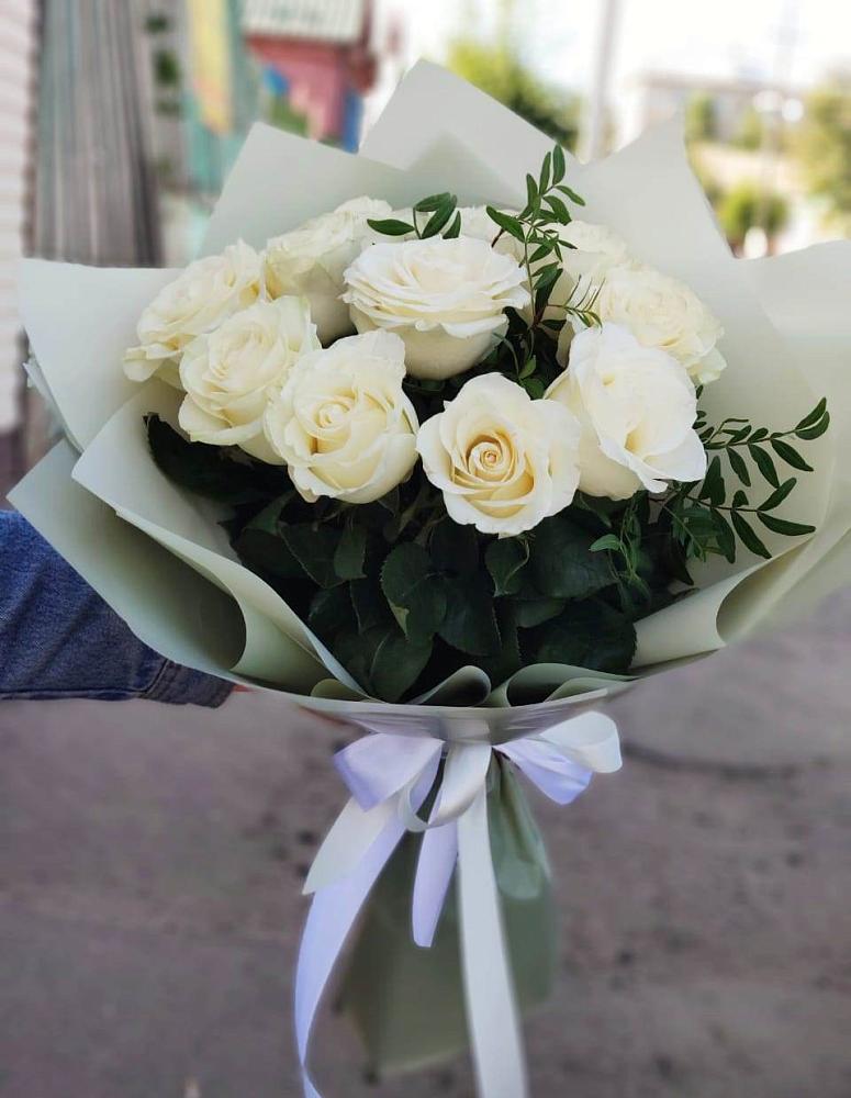 Букет Белые розы Проуд в Залимане