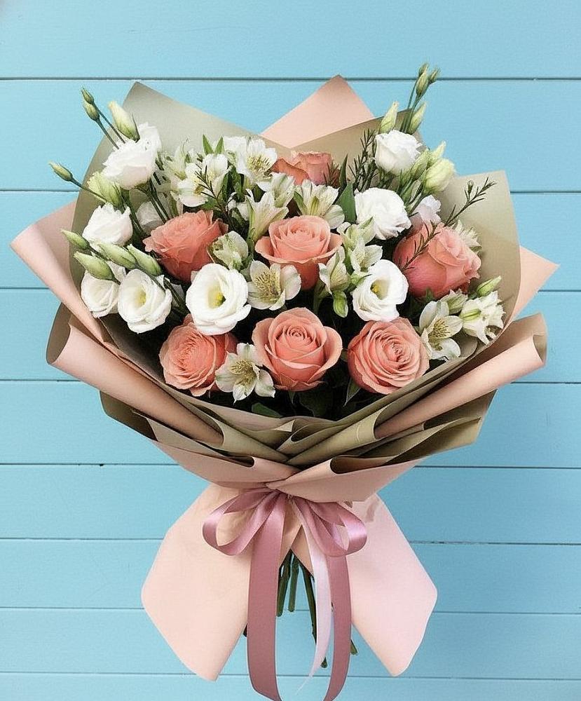 Букет цветов из: Розы, Альстромерии и Лизиантусы в Залимане