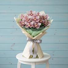 Букет цветов из:  Орхидеи и Розы в Залимане