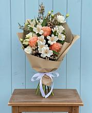 Букет цветов из:  Альстромерии, Лизиантусы, Розы и Хризантемы #REPLACE_PRED# Залимане