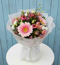 Букет цветов из:  Герберы, Альстромерии и Лизиантусы #REPLACE_PRED# Залимане