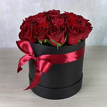 Цветочная композиция из Розы в шляпной коробке в Залимане