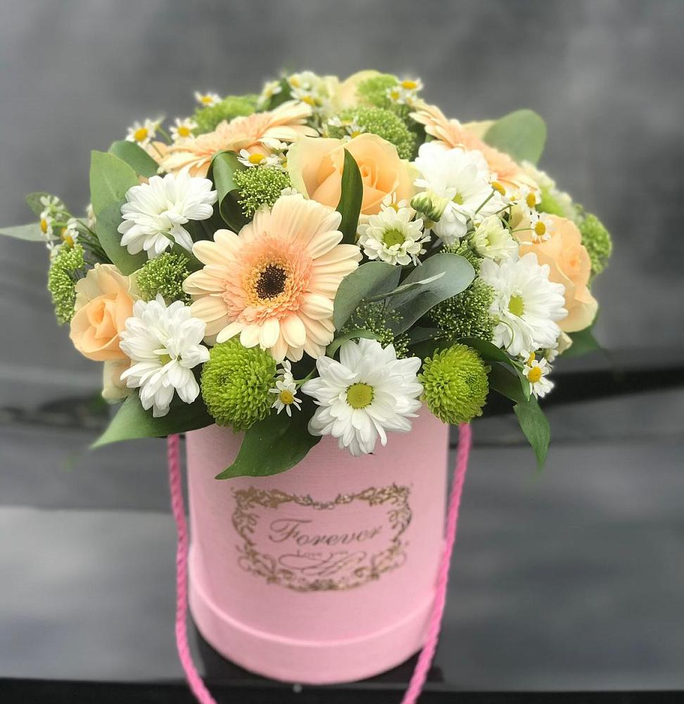 Цветочная композиция из Розы, Герберы и Хризантемы в шляпной коробке в Залимане