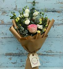 Букет цветов из:  Розы и Лизиантусы в Залимане